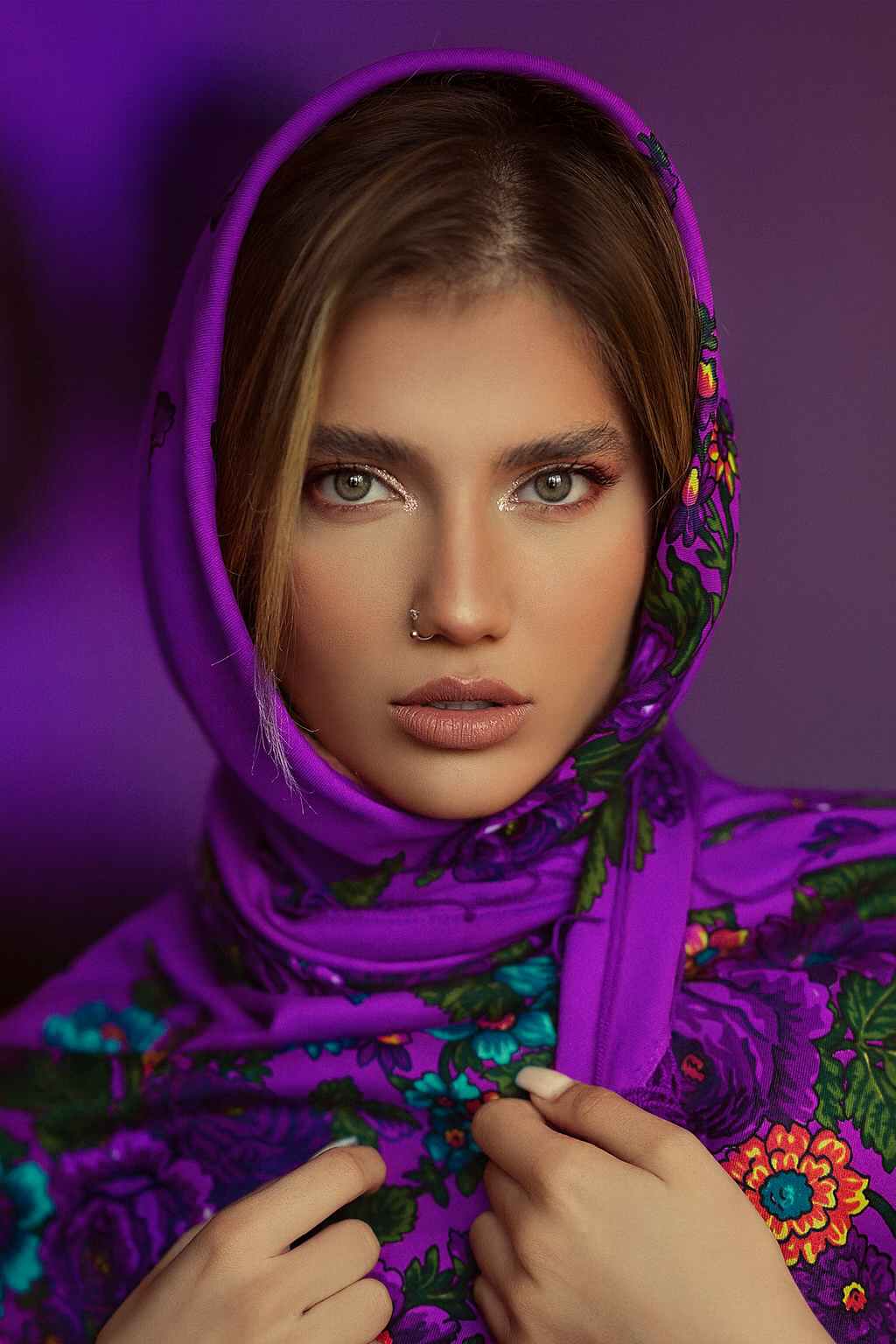 Elegant woman wearing a foulard